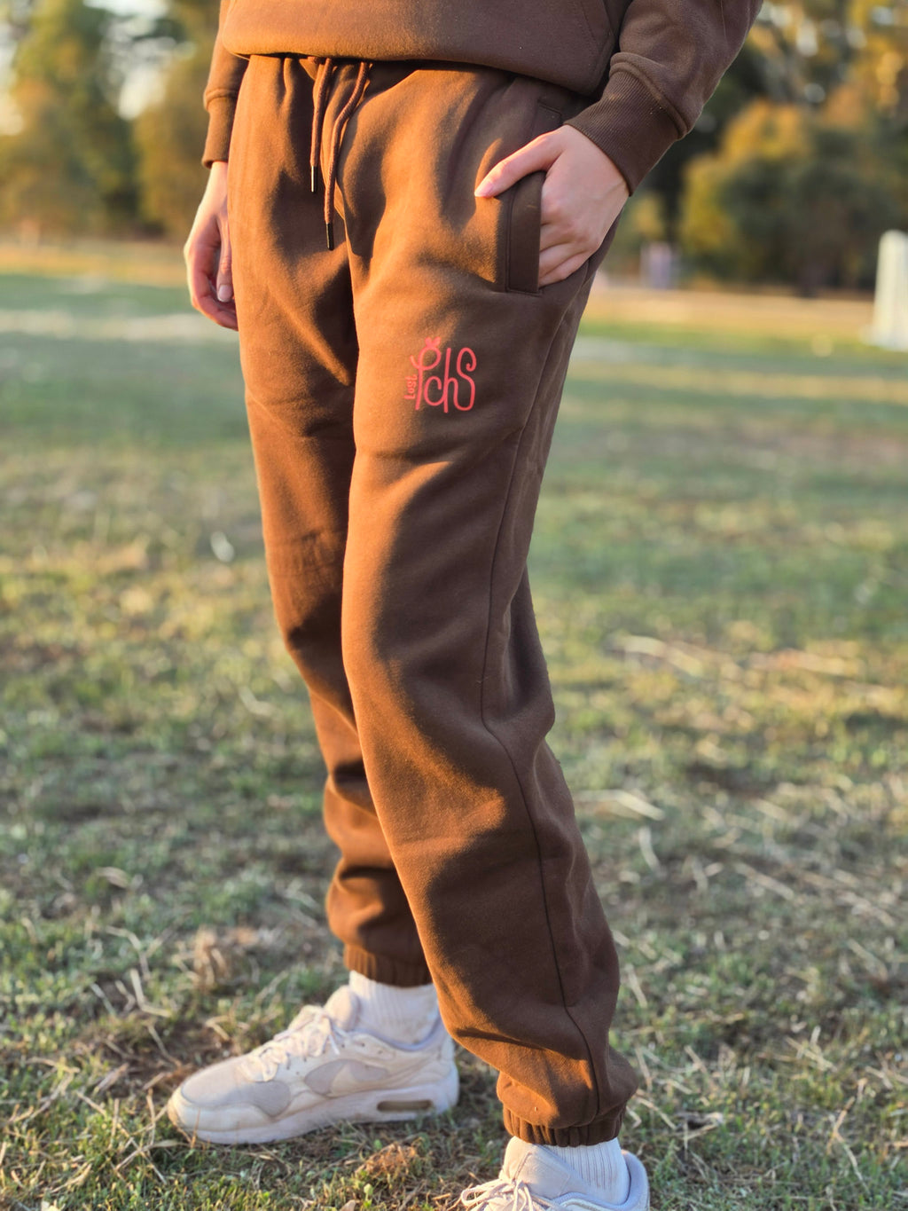 Classic Sweatpants in Chocolate